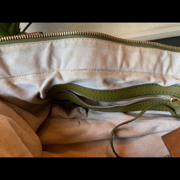 ❌SOLD❌ Vintage Michael Kors Avocado Green Olive Leather Handbag / Chunky Bag - Picture 9 of 13